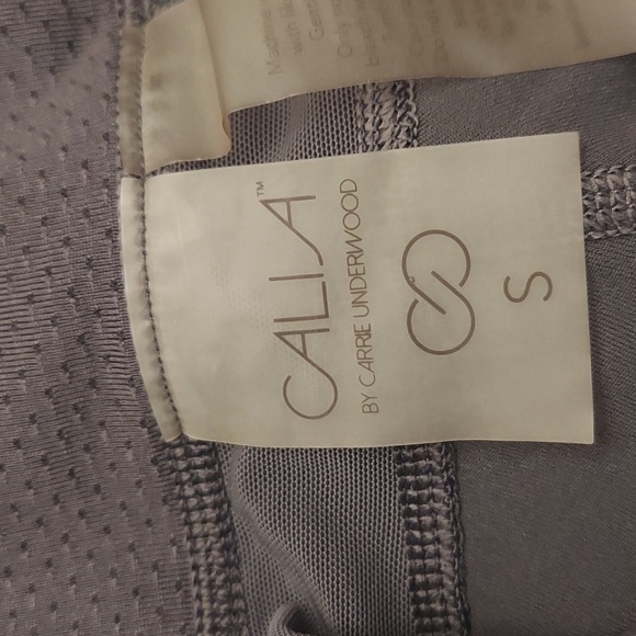 CALIA Energize Cropped Gray and Pink Leggings - Picture 10 of 11